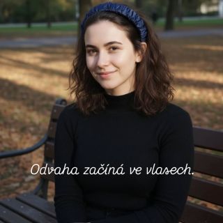 Čelenka Bold není pro ty, co se chtějí ztratit v davu. Je pro ty, které chtějí mít styl i ve chvíli, kdy zrovna nestíhají....